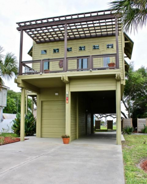 NEW Couples Retreat - sleeps 2 adults + 2 children